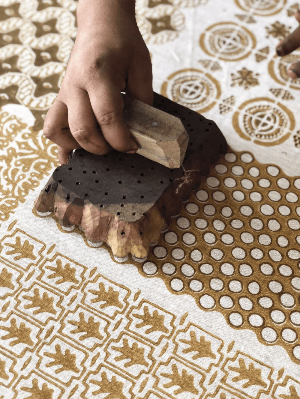 Madhavi Elm Quilt in - Quilts - Walter G Australia