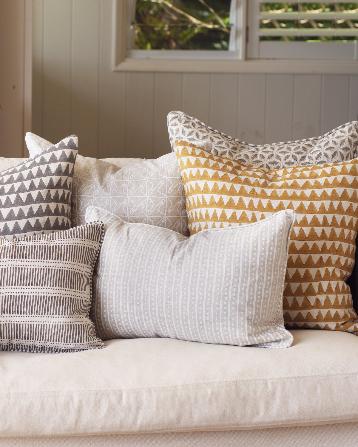 Hakuro Chalk Cushion