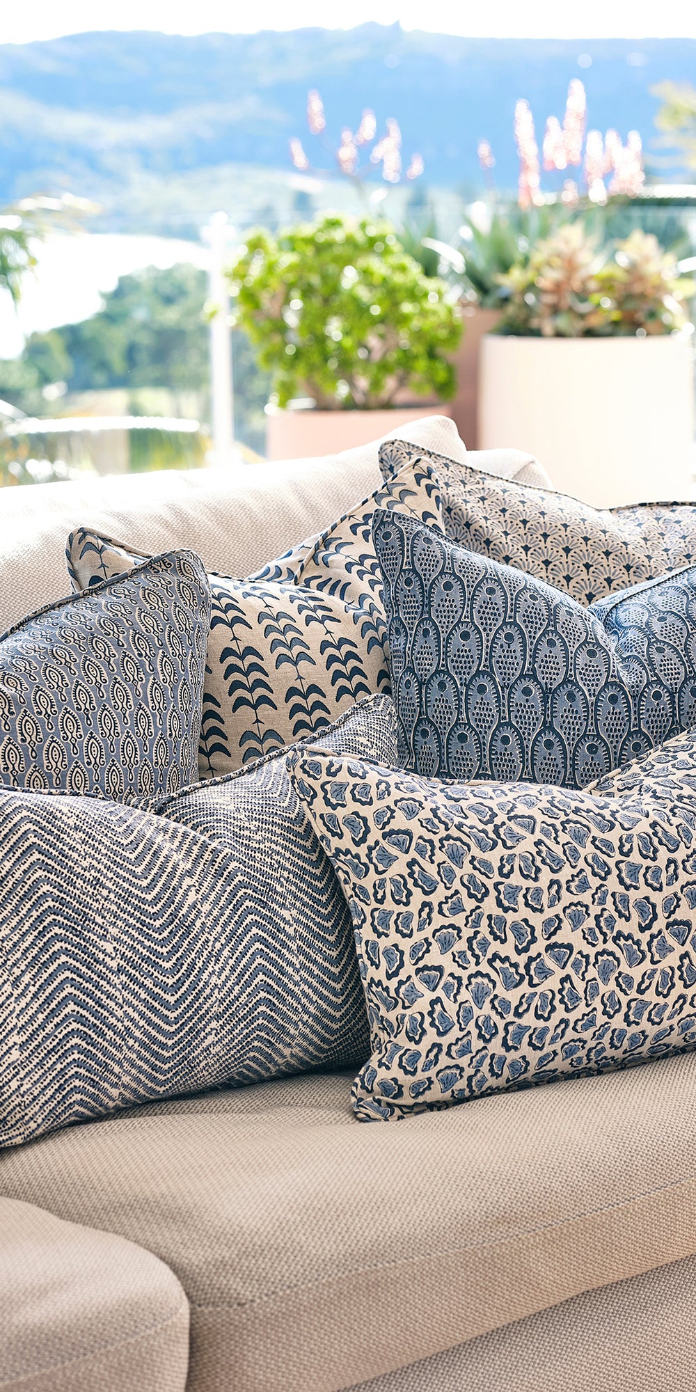 Laharia Azure Cushion