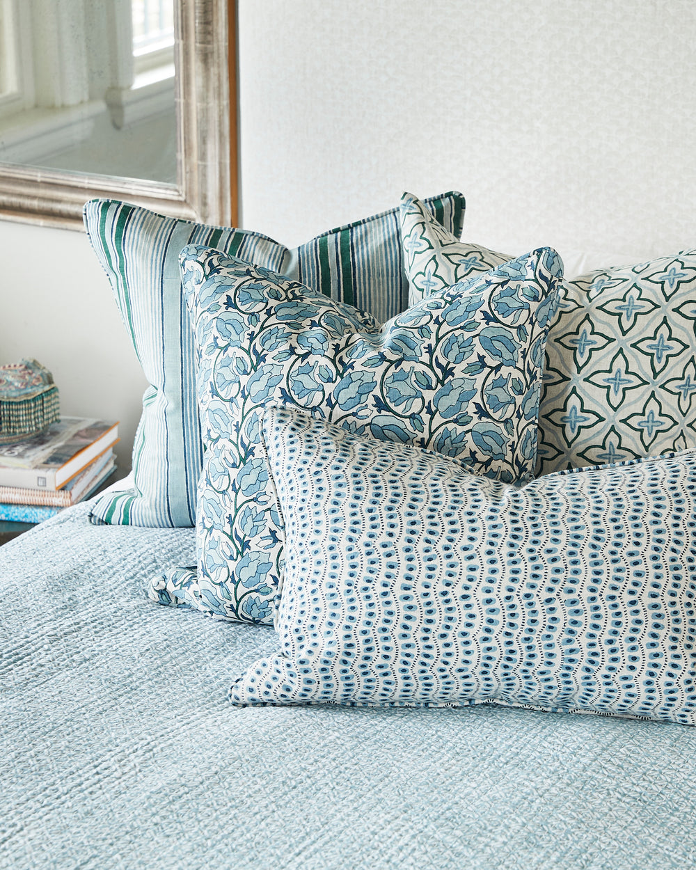 Amulet Azure Cushion
