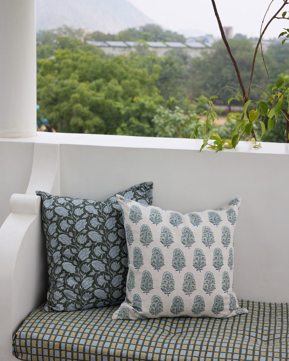 Zardosi Celadon Moss Cushion