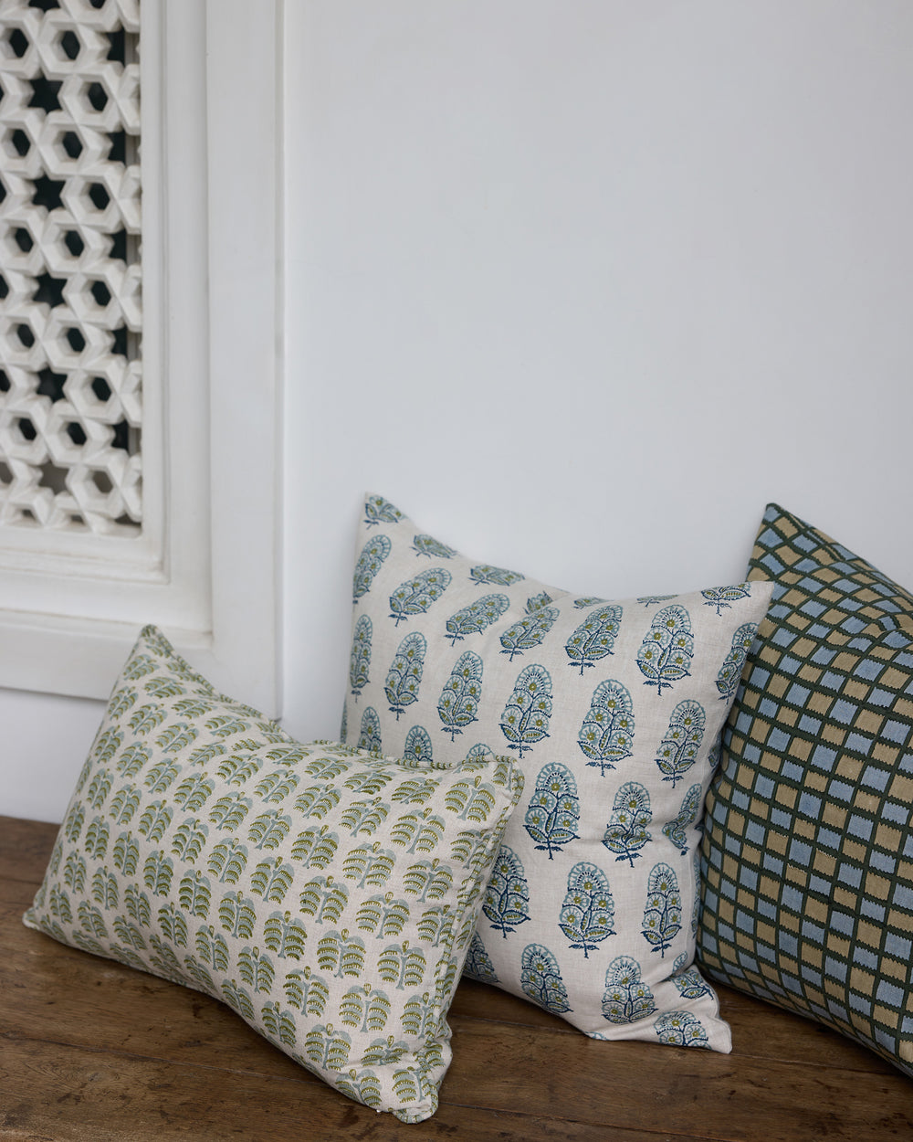 Zardosi Celadon Moss Cushion