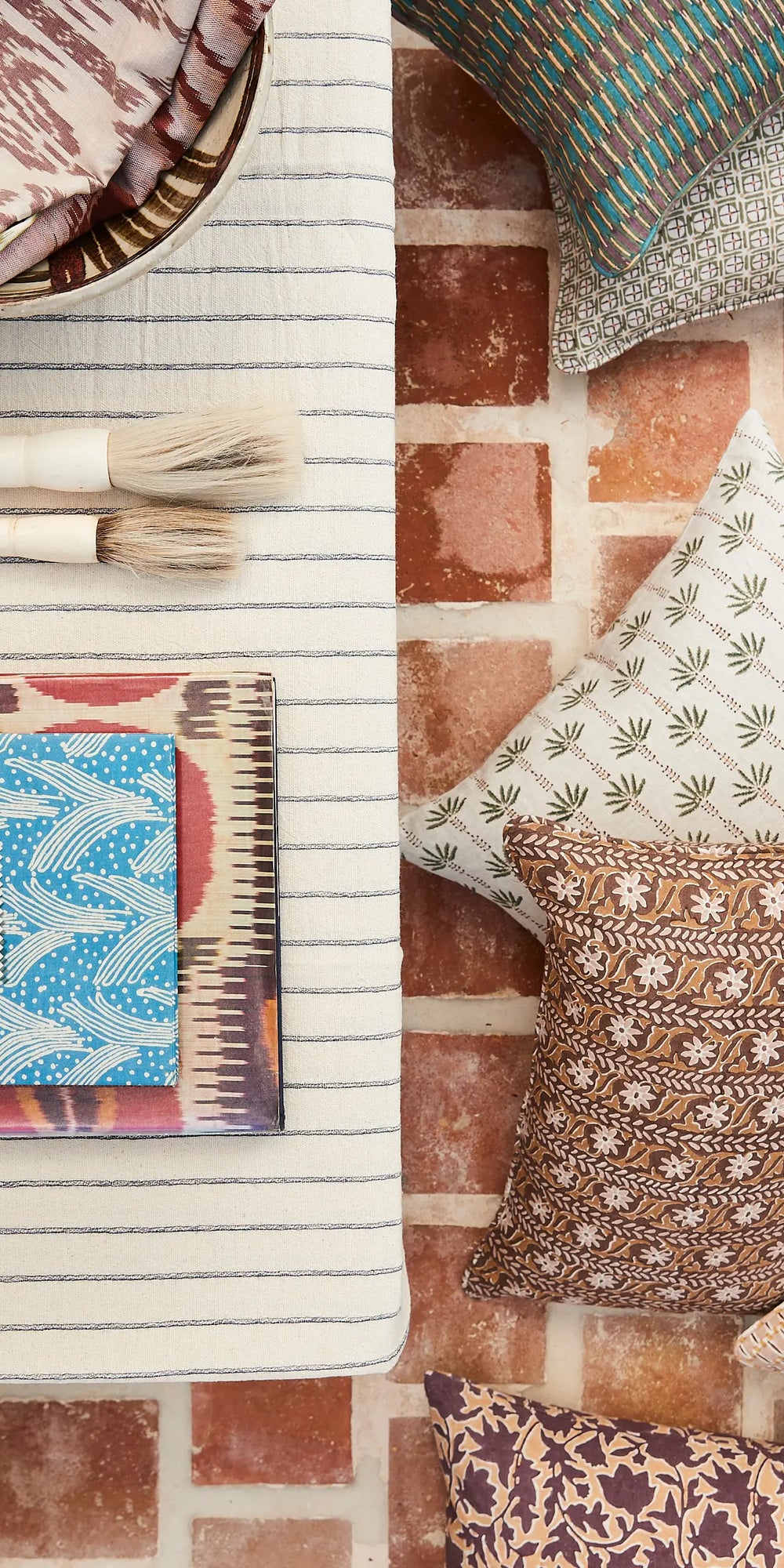Rumi Native linen cushion 35x55cm