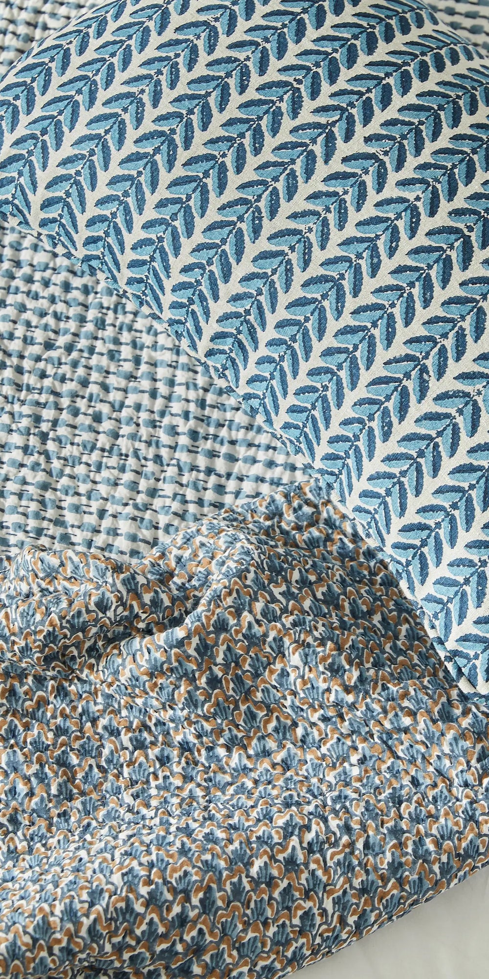 Benaki Azure linen cushion 35x55cm