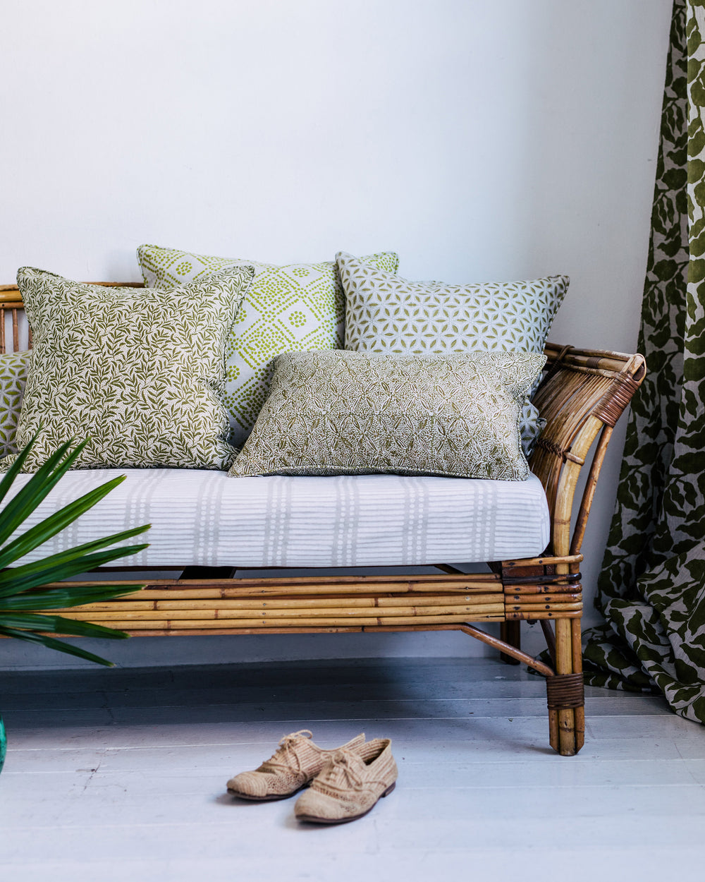 Granada Moss Cushion