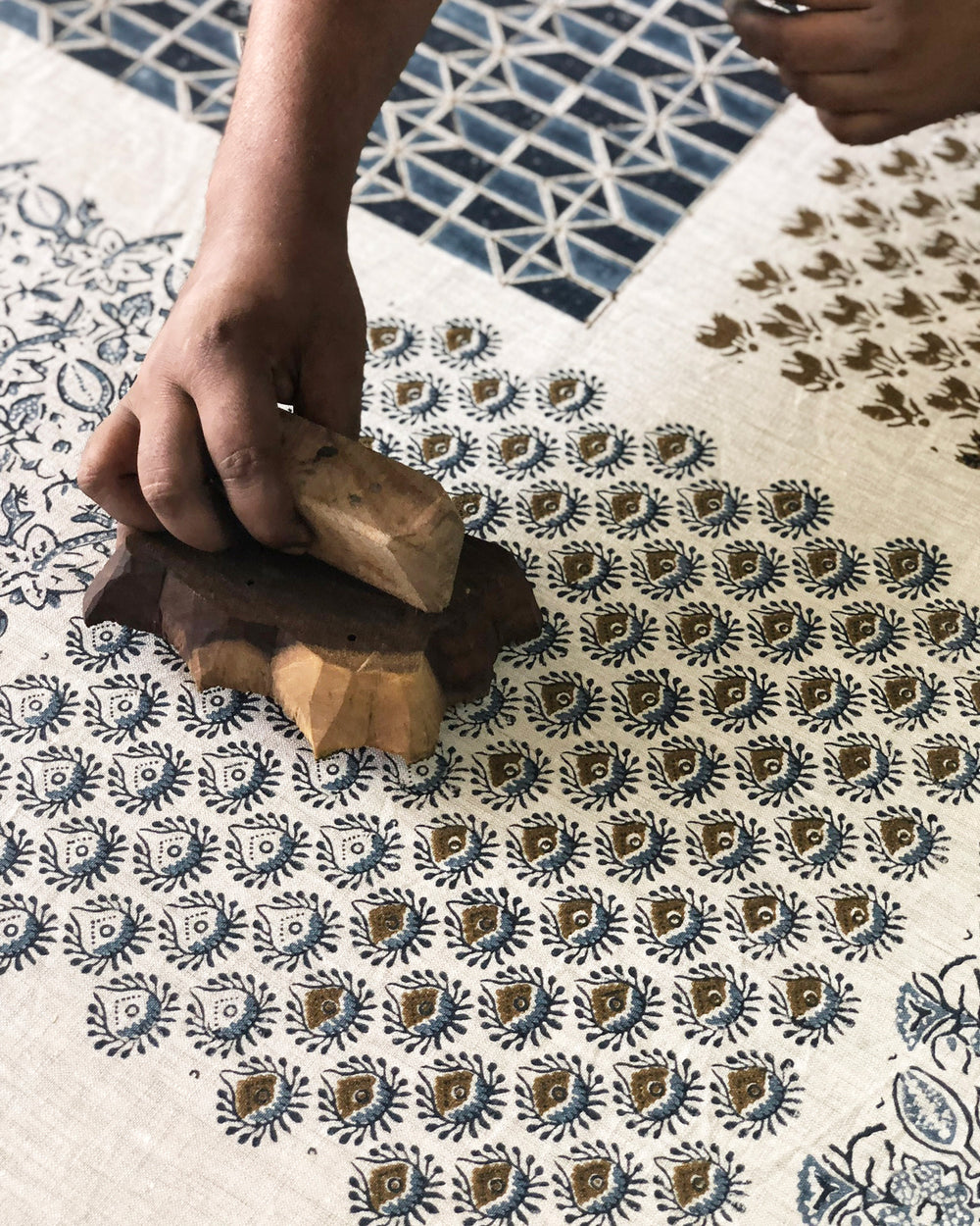 Lyon Tobacco Cushion