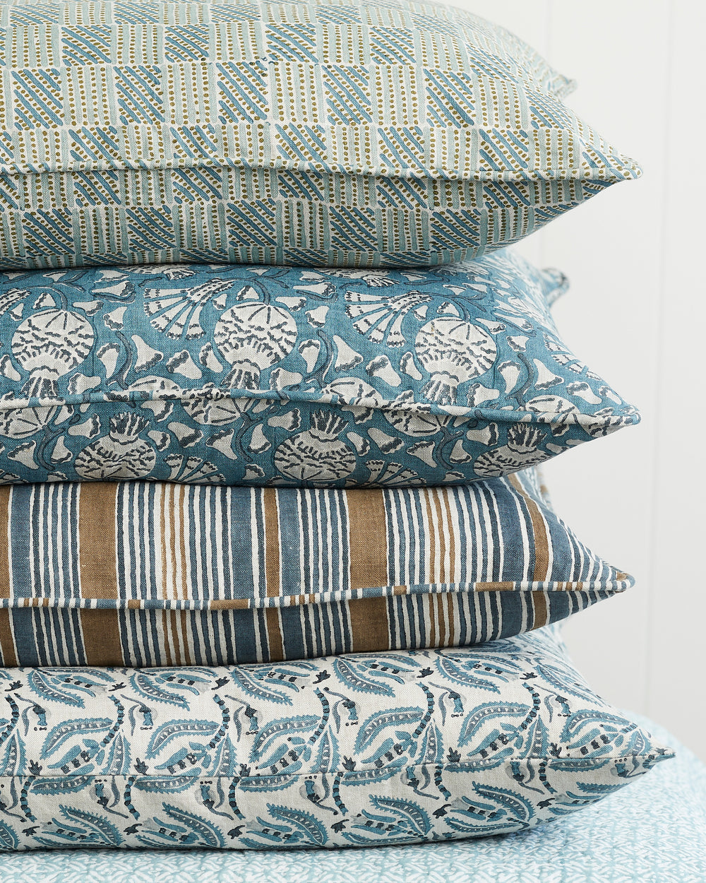 Sikar Walnut Cushion