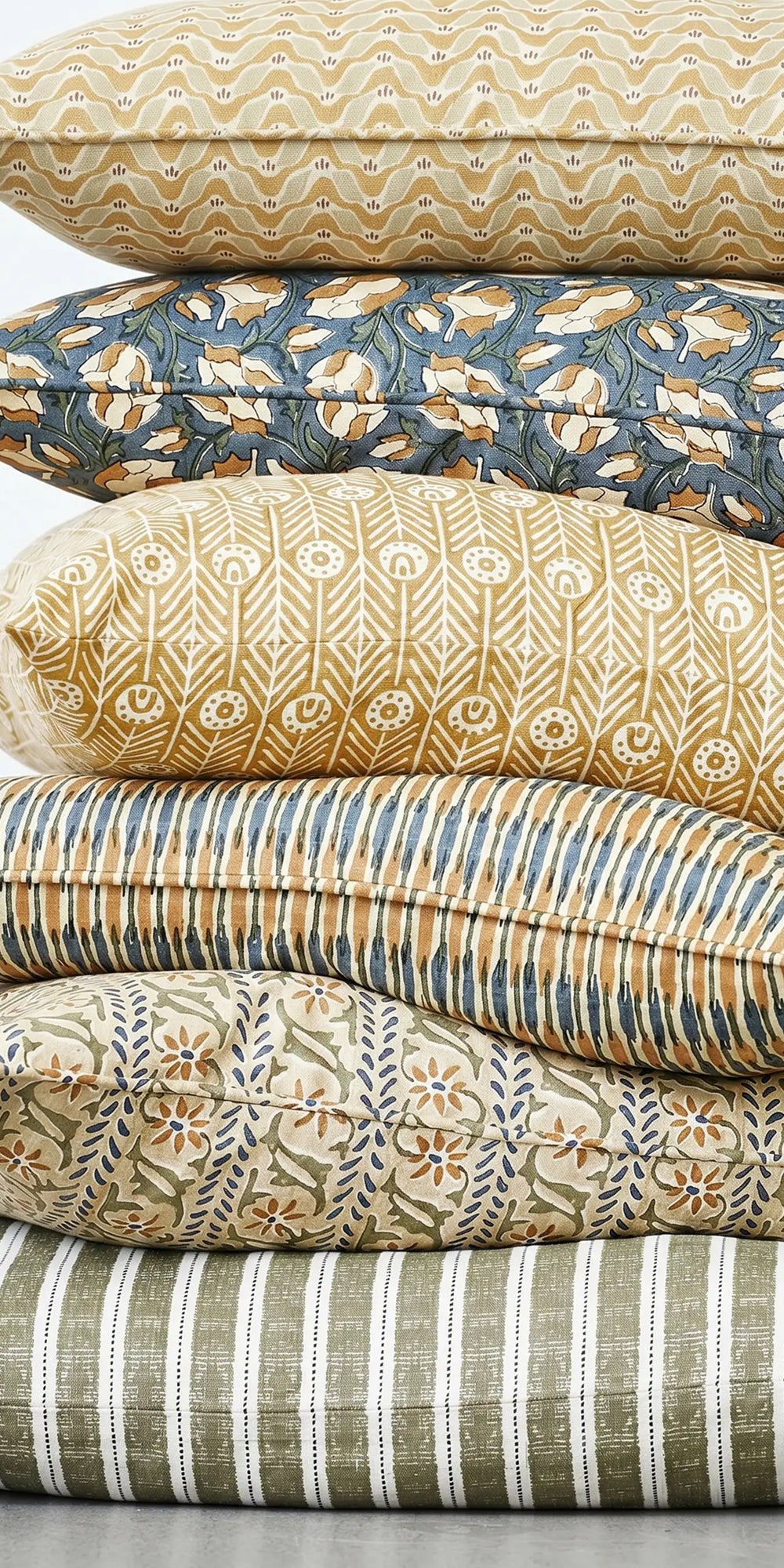 Mariposa Overland Cushion