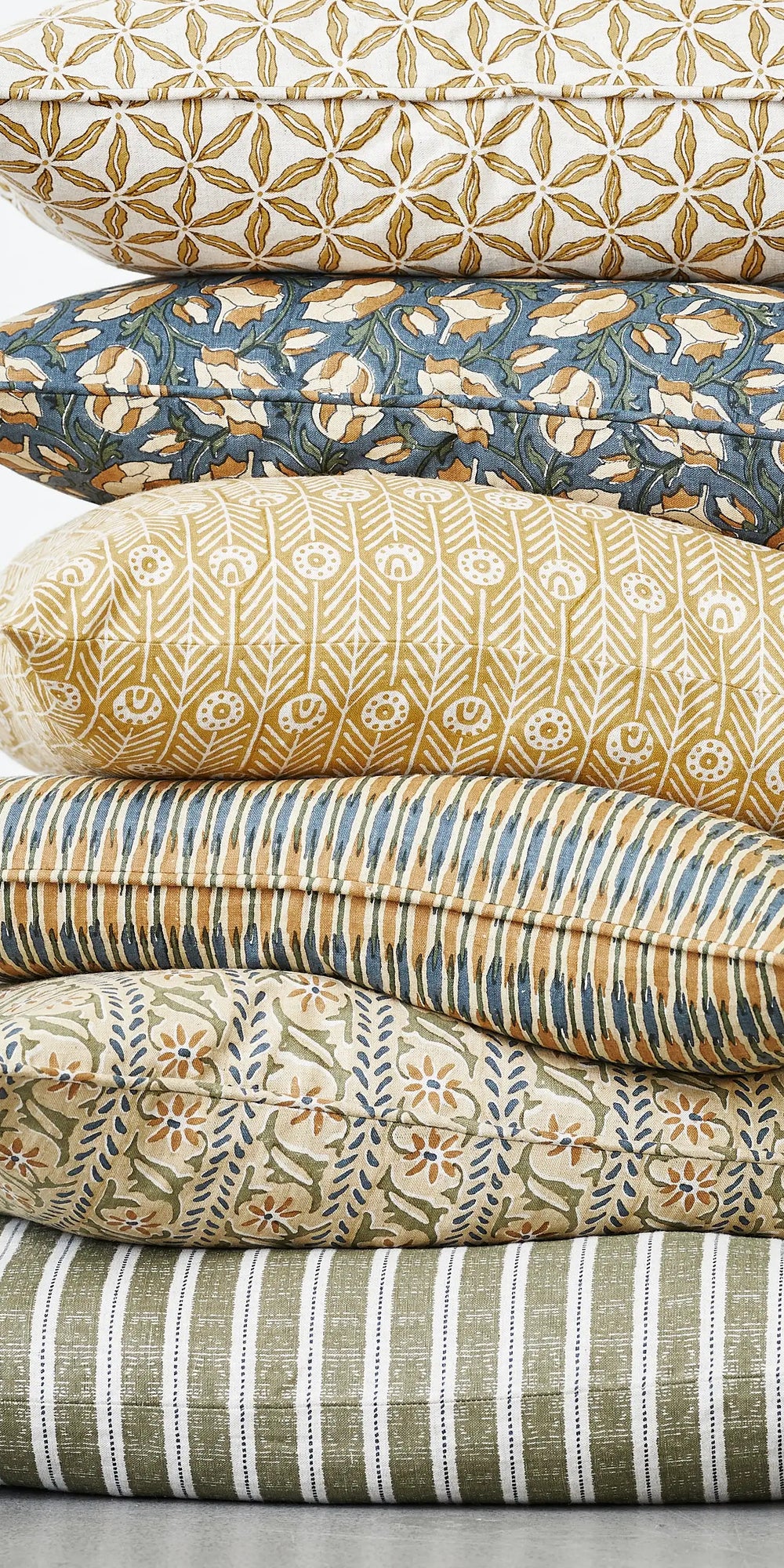 Osaka Saffron linen cushion 35x55cm